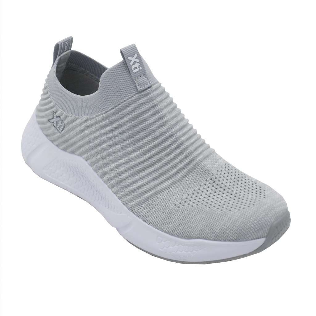 Sneakers: XTI sneakers in tessuto colore grigio tacco piatto fino a 1 cm
